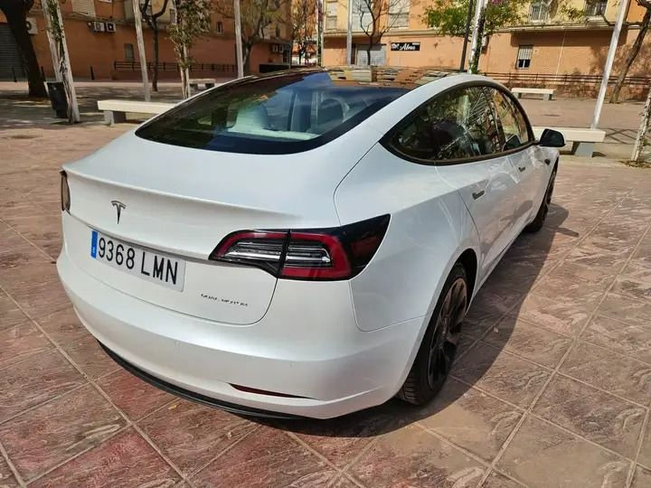Tesla Model 3 • 2021 • 68,000 km 5