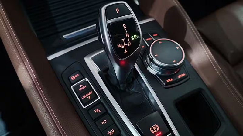 BMW X6 • 2017 • 90,955 km 9