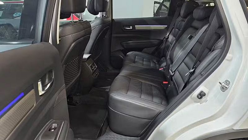 Renault Koleos • 2020 • 10,377 km 9