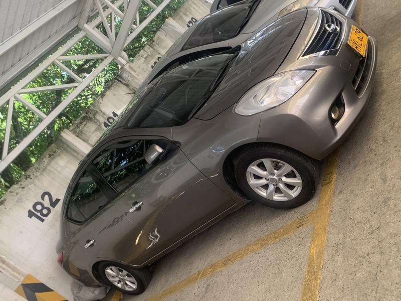 Nissan Versa • 2004 • 59,586 km 5