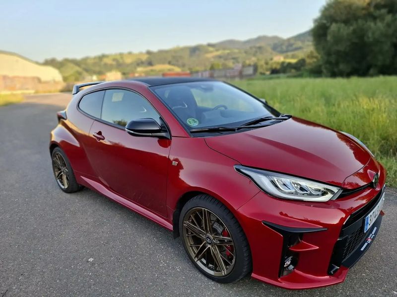 Toyota Yaris • 2022 • 9,050 km 1