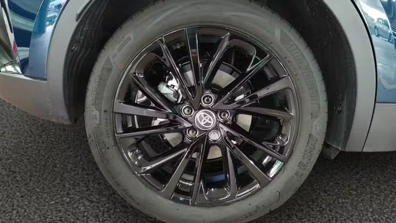 Toyota C-HR • 2024 • 5,350 km 39