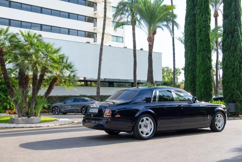 Rolls-Royce Phantom • 2011 • 75,000 km 5