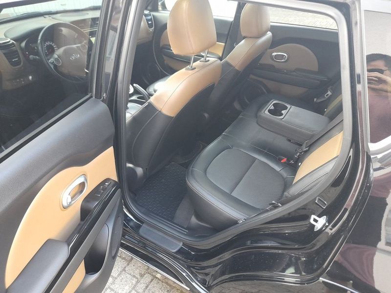 Kia Soul • 2015 • 88,000 km 4