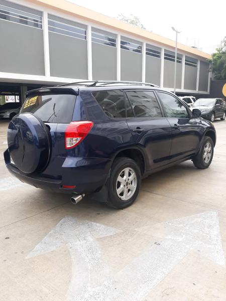 Toyota RAV4 • 2007 • 121,000 km 8
