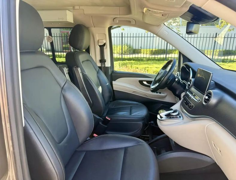 Mercedes-Benz 210 Van • 2018 • 84,000 km 5