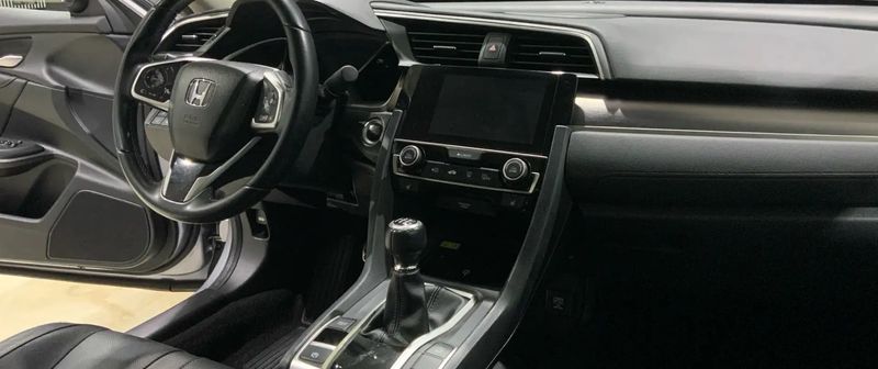 Honda Civic • 2018 • 93,900 km 5