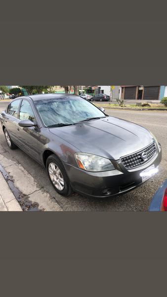 Nissan Altima • 2006 • 197,677 km 3
