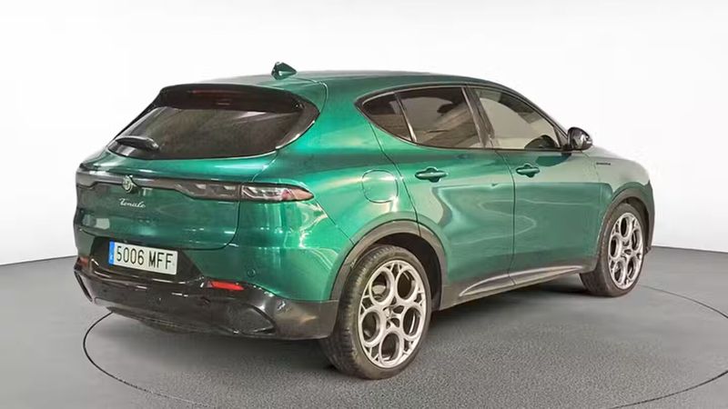 Alfa Romeo Stelvio • 2023 • 65,924 km 4