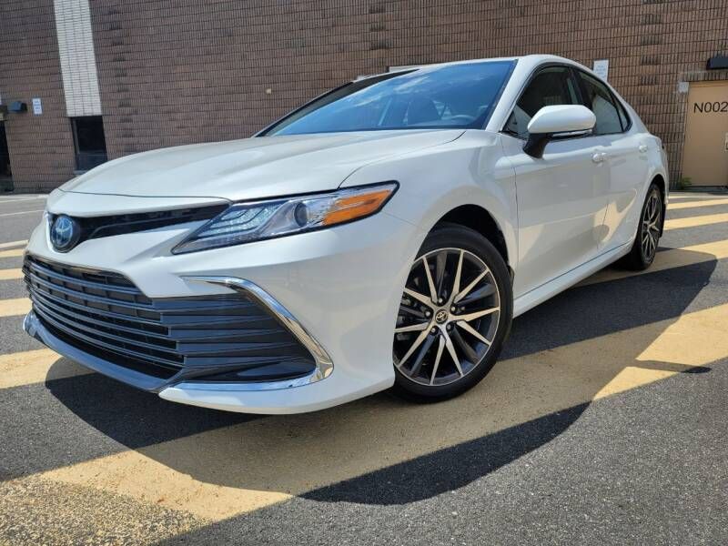 Toyota Camry • 2022 • 2,140 km 3