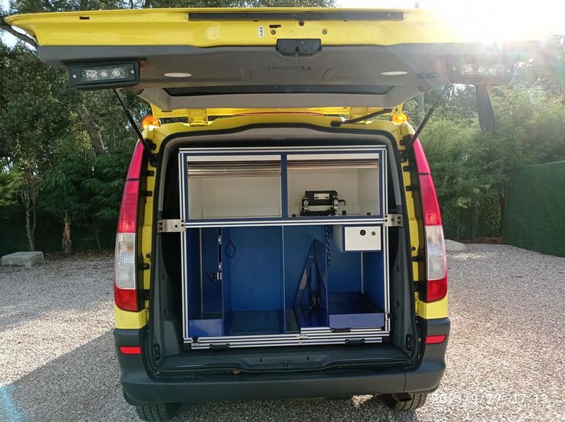 Mercedes-Benz 210 Van • 2009 • 190,000 km 4