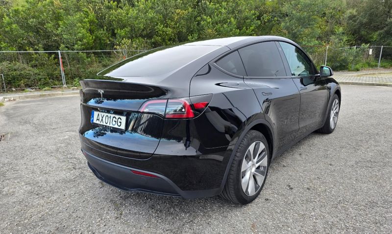 Tesla Model Y • 2023 • 83,000 km 5