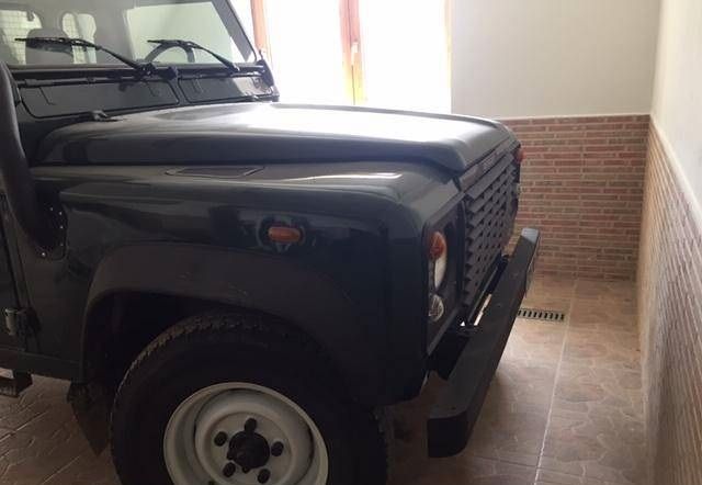 Land Rover Defender • 2003 • 200,000 km 1