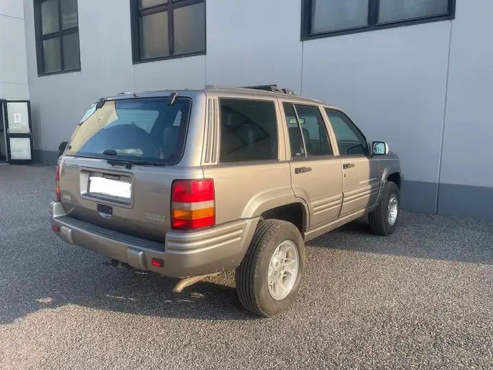 Jeep Grand Cherokee • 1998 • 254,000 km 3