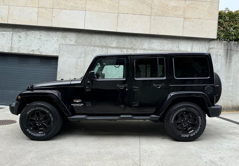 Jeep Wrangler • 2012 • 185,000 km 3