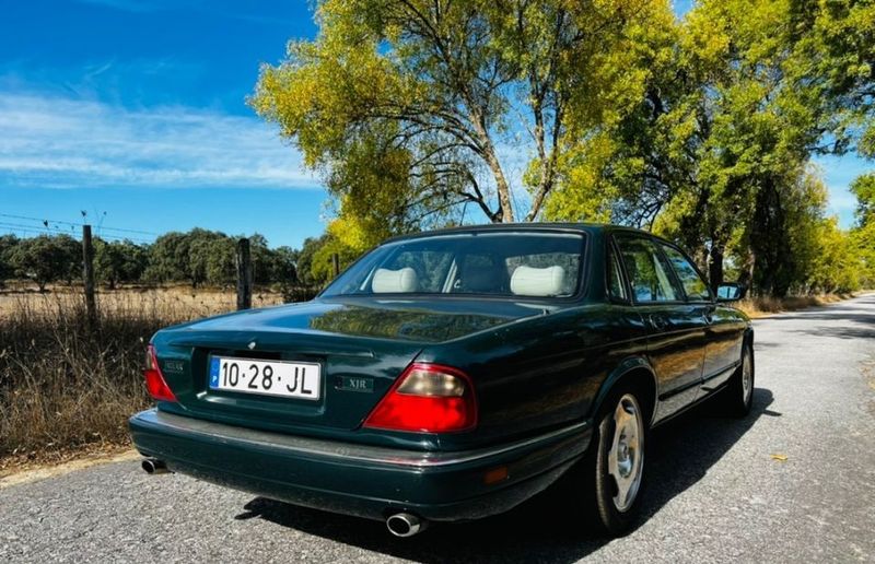 Jaguar XJR • 1997 • 98,500 km 3