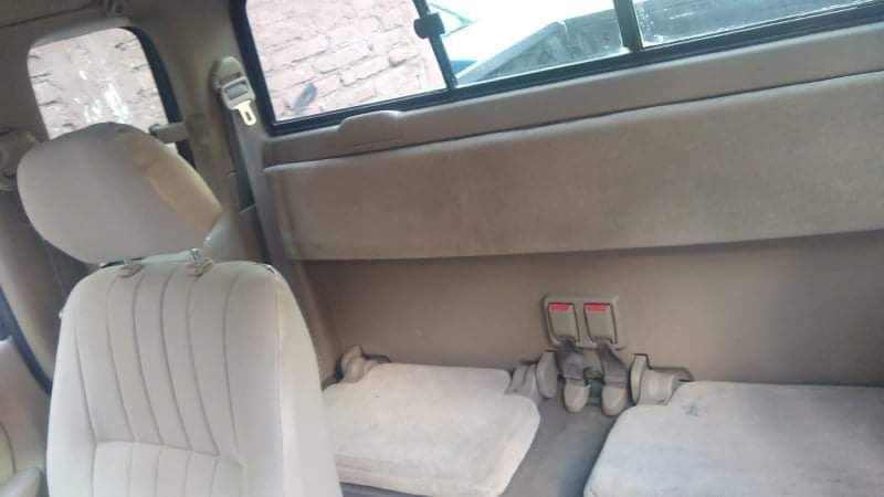 Toyota Tacoma • 2001 • 140,000 km 3