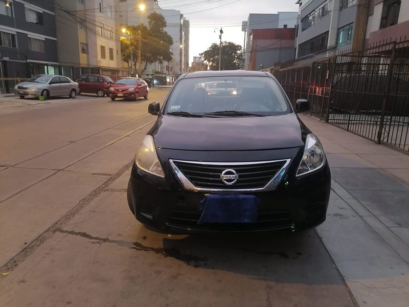 Nissan Versa • 2012 • 208,000 km 3