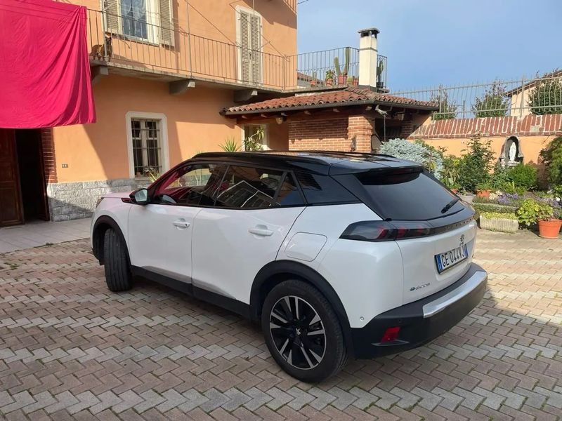 Peugeot 2008 • 2021 • 41,900 km 3