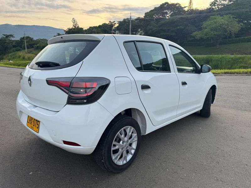 Renault Sandero • 2023 • 60,000 km 7