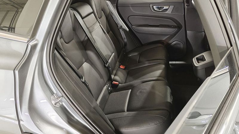 Volvo XC60 • 2020 • 49,138 km 19