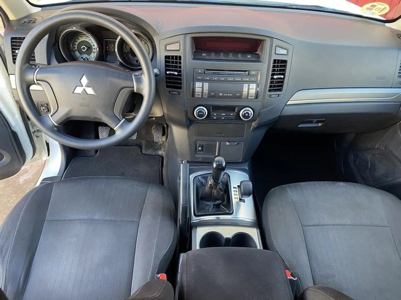 Mitsubishi Montero • 2014 • 180,400 km 11