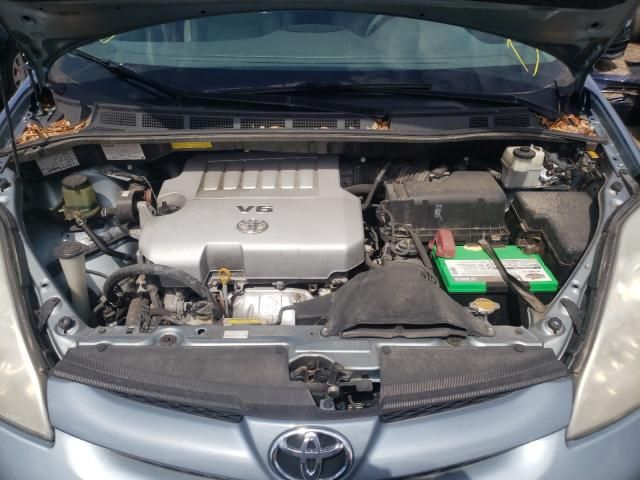 Toyota Sienna • 2007 • 10,000 mi 7