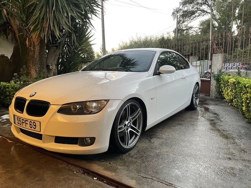 BMW 328i • 2009 • 200,000 km 1