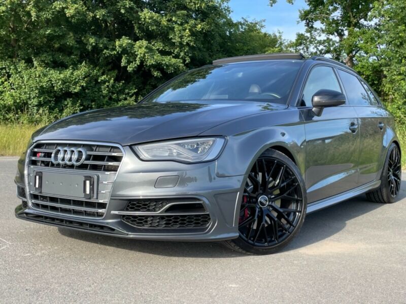 Audi S3 • 2016 • 129,500 km 1