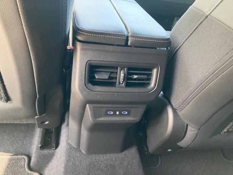 Renault Captur • 2024 • 3,542 km 20