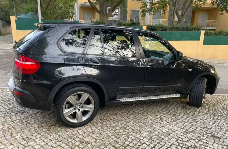 BMW X5 • 2008 • 198,000 km 2