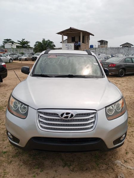 Hyundai Santa Fe • 2010 • 177,000 km 1