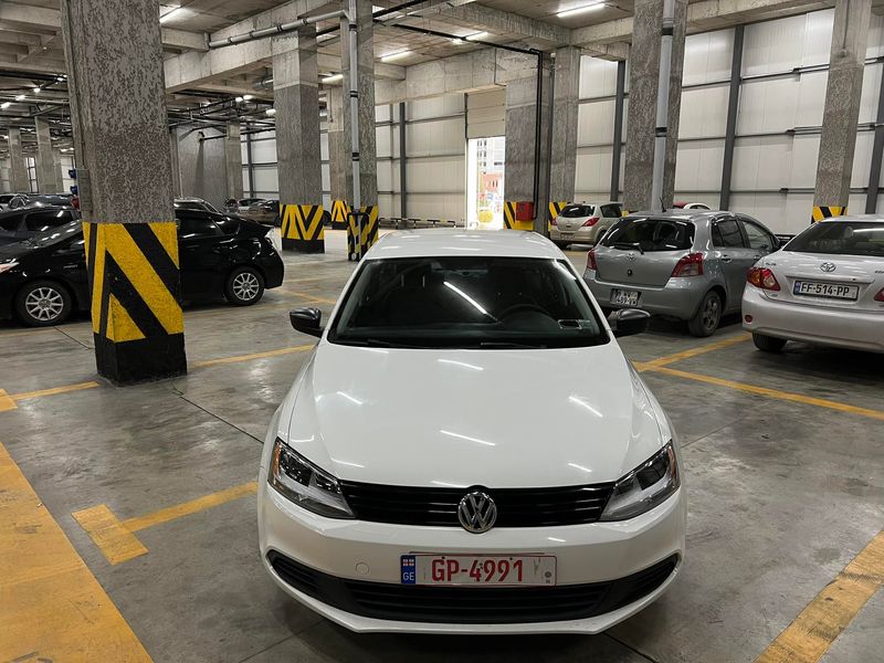 Volkswagen Jetta • 2013 • 140,000 km 1