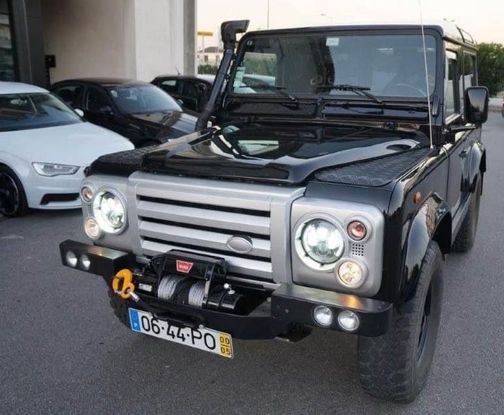 Land Rover Defender • 2000 • 47,000 km 5