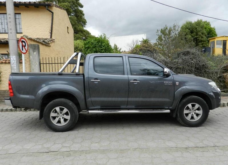 Toyota Hilux • 2011 • 150,000 km 3