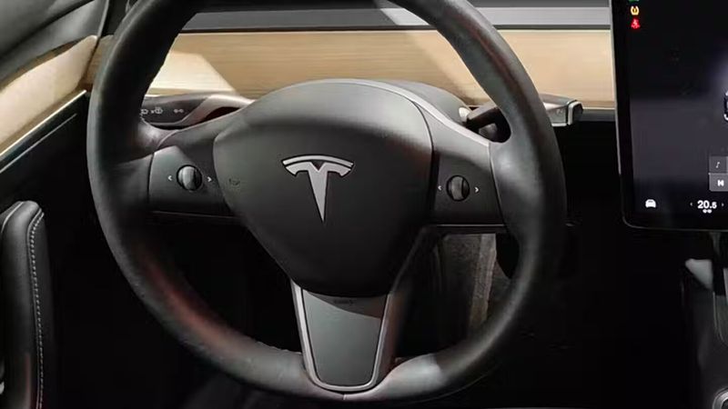 Tesla Model 3 • 2022 • 115,104 km 22