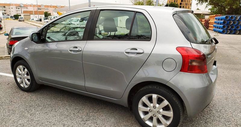Toyota Yaris • 2008 • 169,000 km 4