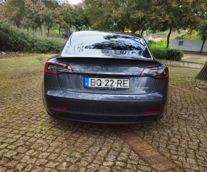 Tesla Model 3 • 2022 • 30,100 km 3
