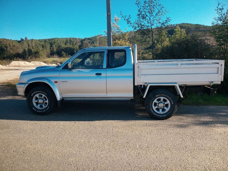 Mitsubishi L200 • 1998 • 240,000 km 2