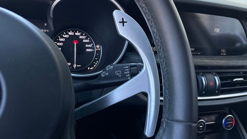 Alfa Romeo Stelvio • 2020 • 59,735 km 25