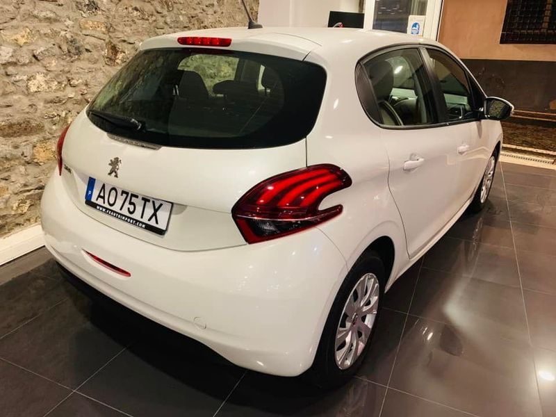 Peugeot 2008 • 2018 • 90,000 km 4