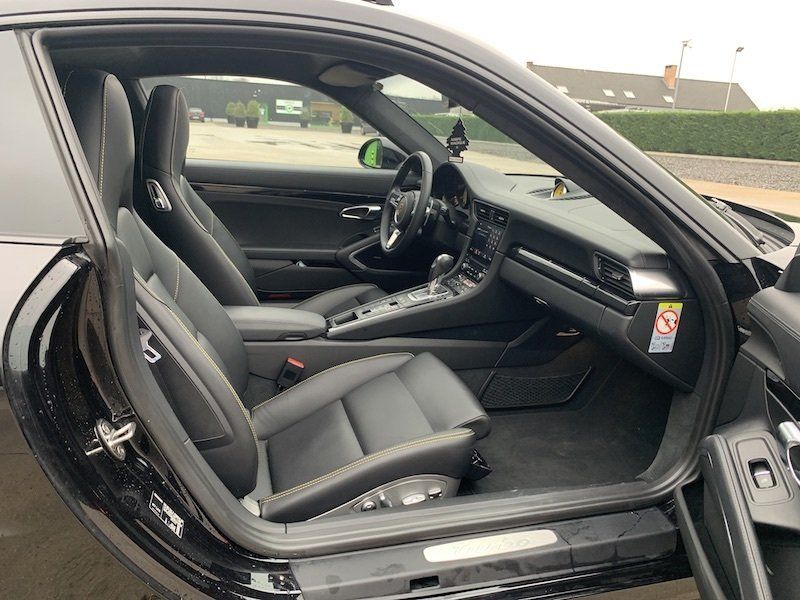Porsche 911 Turbo • 2017 • 86,900 km 4