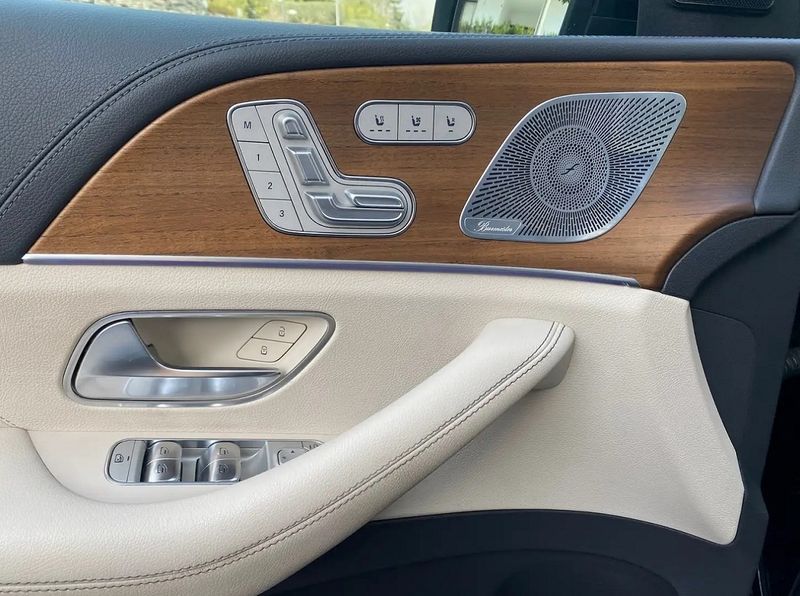 Mercedes-Benz GLE-Class • 2020 • 85,000 km 10