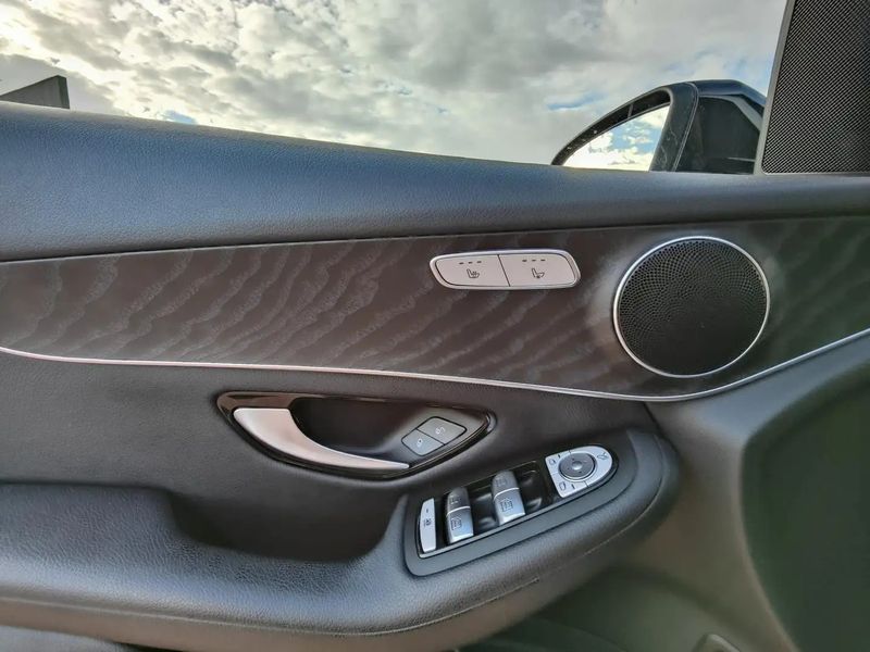 Mercedes-Benz GLC-Class • 2017 • 142,000 km 10