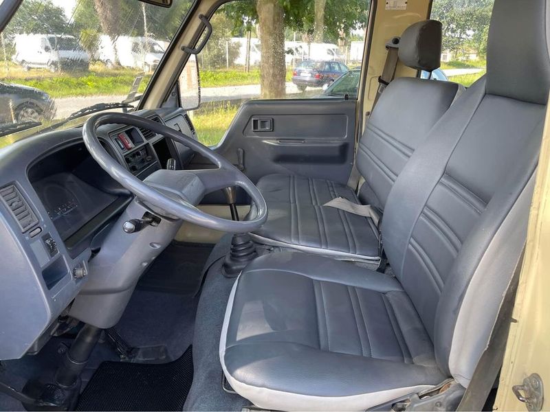 Toyota Dyna • 2001 • 207,000 km 6