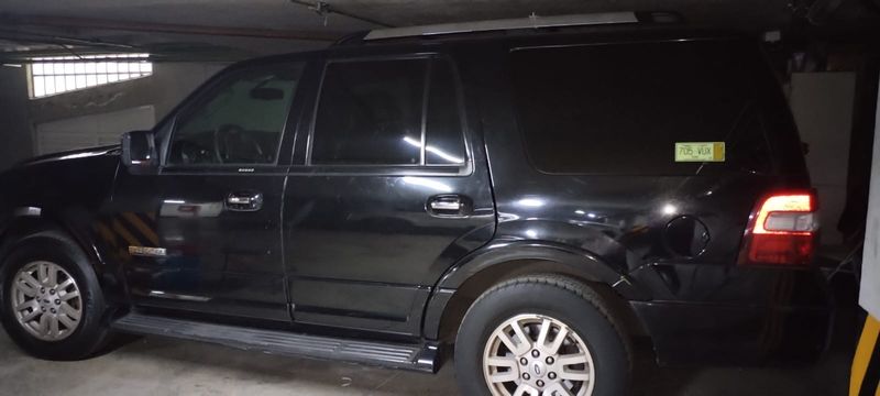 Ford Expedition • 2008 • 190,000 km 2