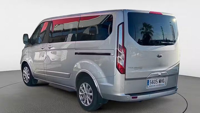Ford Tourneo Custom • 2023 • 30,552 km 9