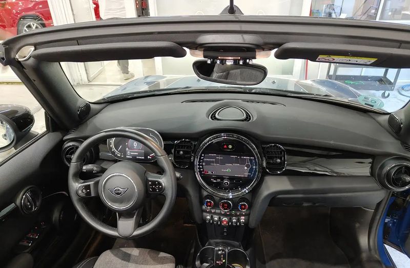 MINI Cooper Cabrio • 2023 • 37,054 km 4