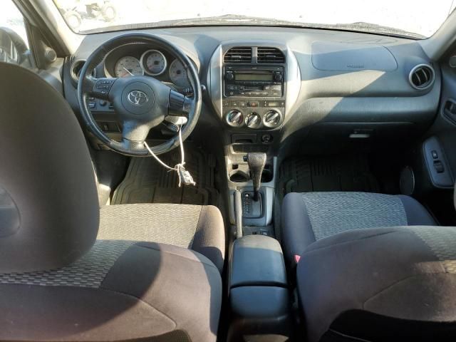 Toyota RAV4 • 2005 • 2 km 7