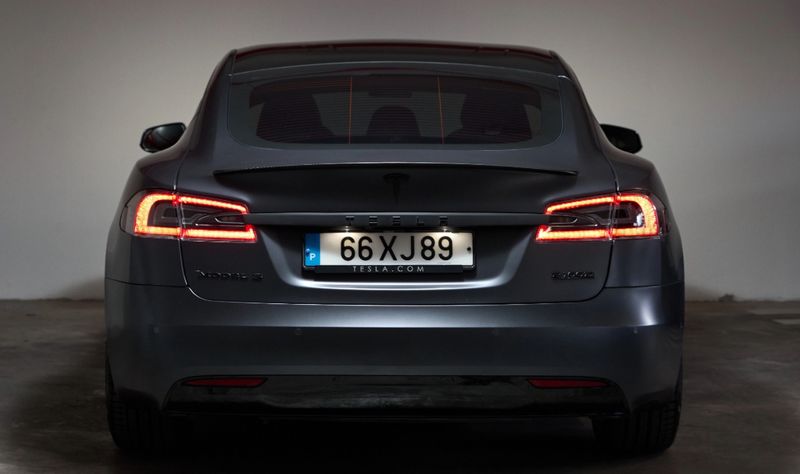 Tesla Model S • 2019 • 74,000 km 4